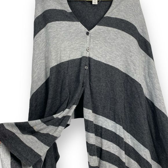 STYLUS Striped Womans Gray Poncho Knit Cardigan w/ Buttons Front‎ S/M  0022 - Picture 4 of 6